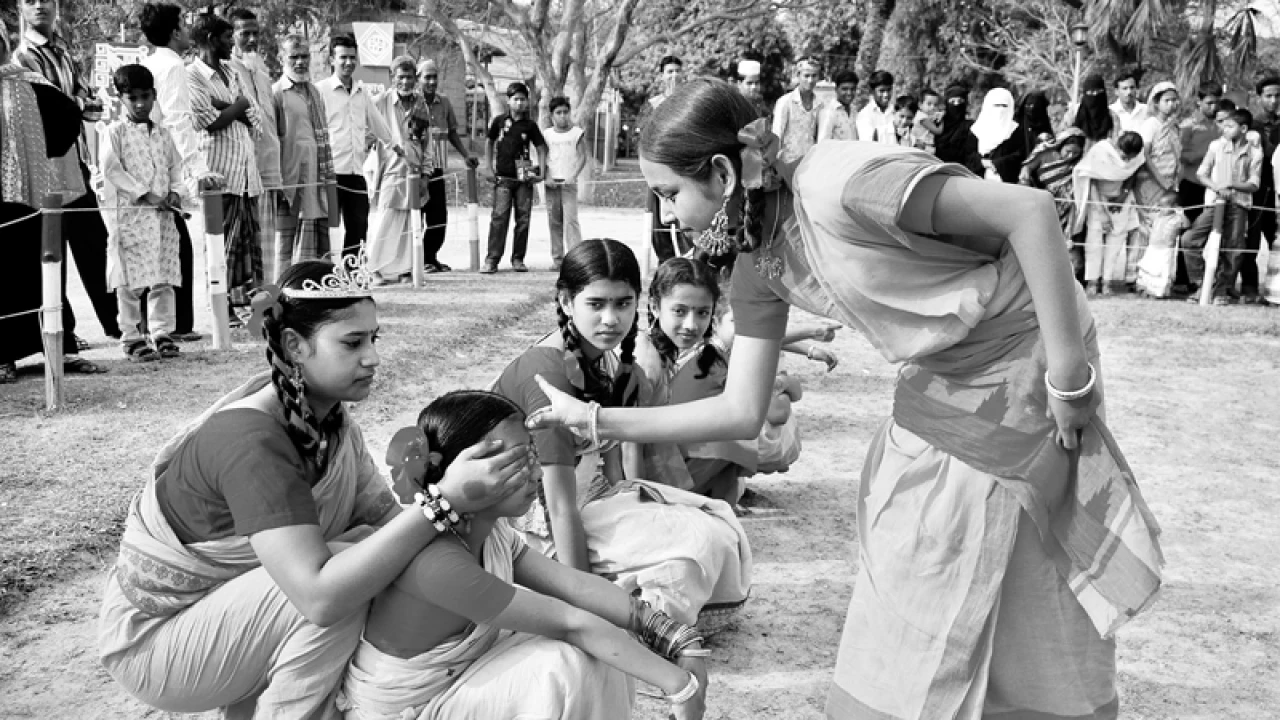 গ্রামীণ খেলা হারিয়ে যাচ্ছে কেন