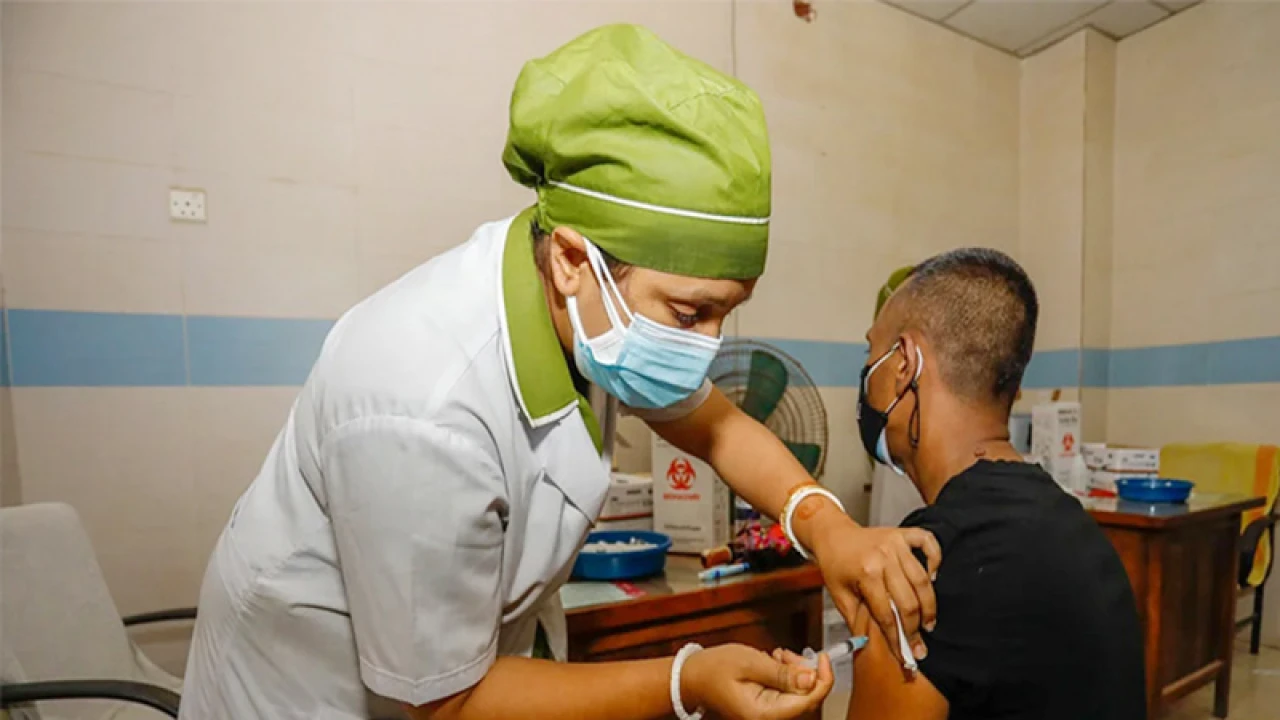 যেসব কেন্দ্রে দেওয়া হচ্ছে করোনার টিকা