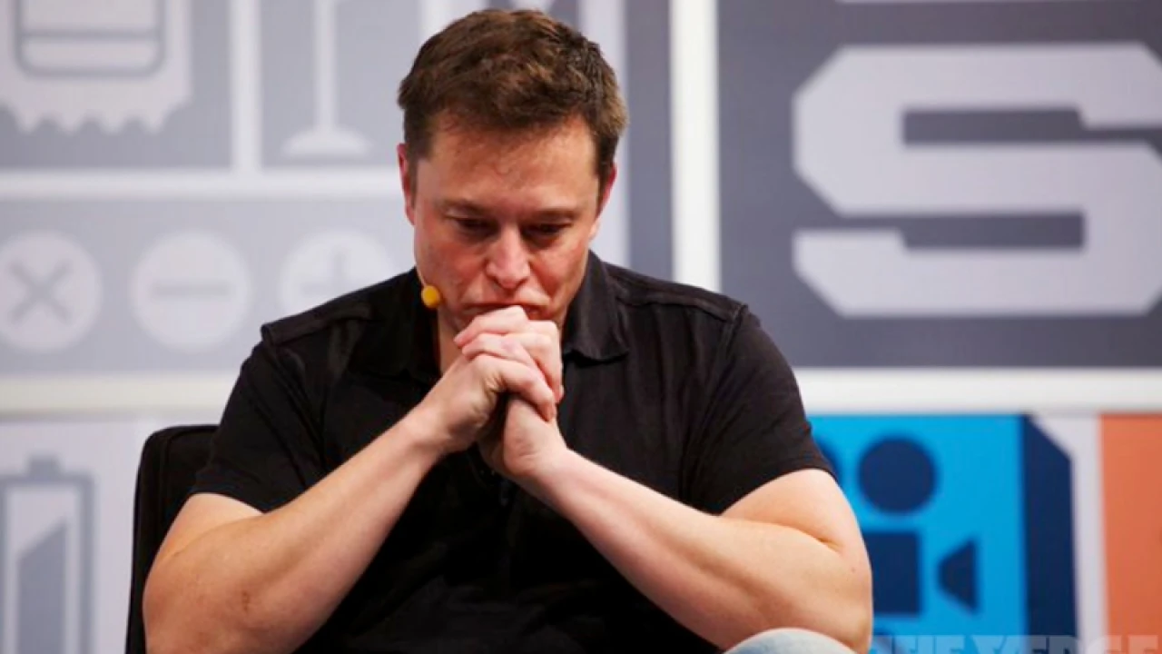 ইলন মাস্ককে সরিয়ে শীর্ষ ধনী হলেন যে ব্যবসায়ী