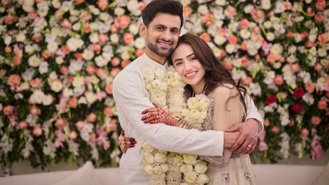 তৃতীয় বিয়ে নিয়ে অবশেষে মুখ খুললেন শোয়েব মালিক