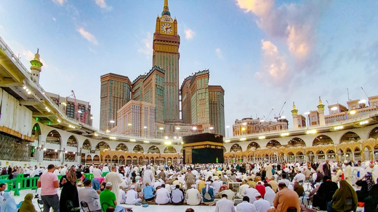 কোটা খালি রেখে আজ শেষ হচ্ছে হজের নিবন্ধন