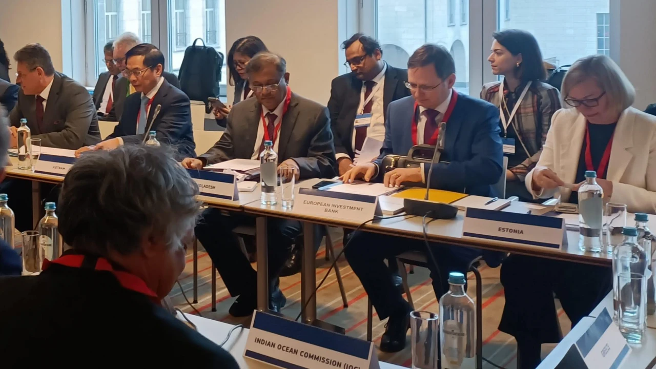 জলবায়ু পরিবর্তন মোকাবিলায় সহযোগিতার প্রস্তাব পররাষ্ট্রমন্ত্রীর