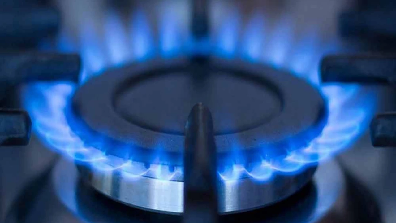 ‘বাসাবাড়িতে আর গ্যাস দেওয়া হবে না’