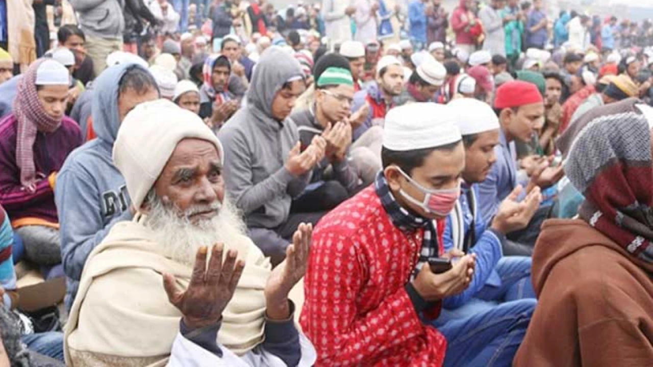 জাতির মঙ্গল কামনায় শেষ হলো বিশ্ব ইজতেমার প্রথম পর্ব