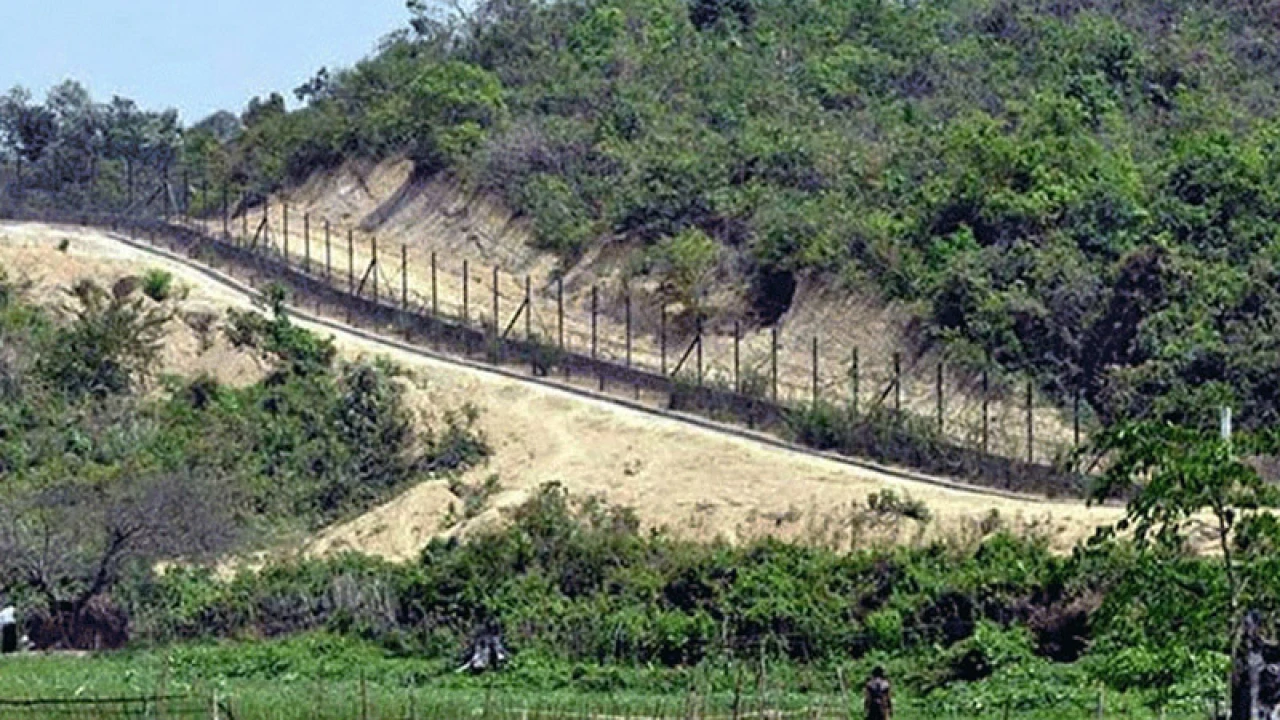 মিয়ানমার থেকে বাংলাদেশে অনুপ্রবেশের অপেক্ষায় ৪০০ চাকমা