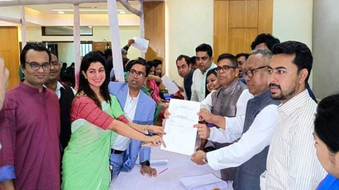 সংরক্ষিত আসনে আওয়ামী লীগের মনোনয়ন ফরম বিক্রি চলছে