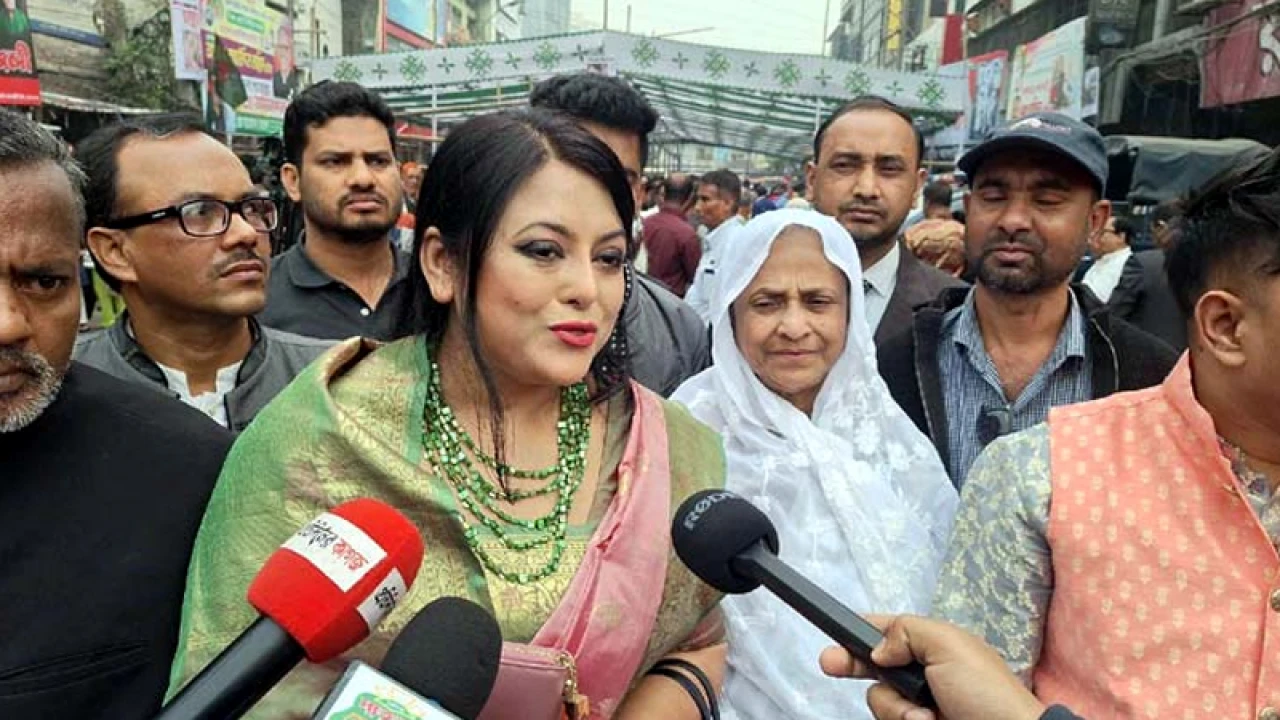 মনোনয়ন ফরম কিনলেন চিত্রনায়িকা শাহনূর