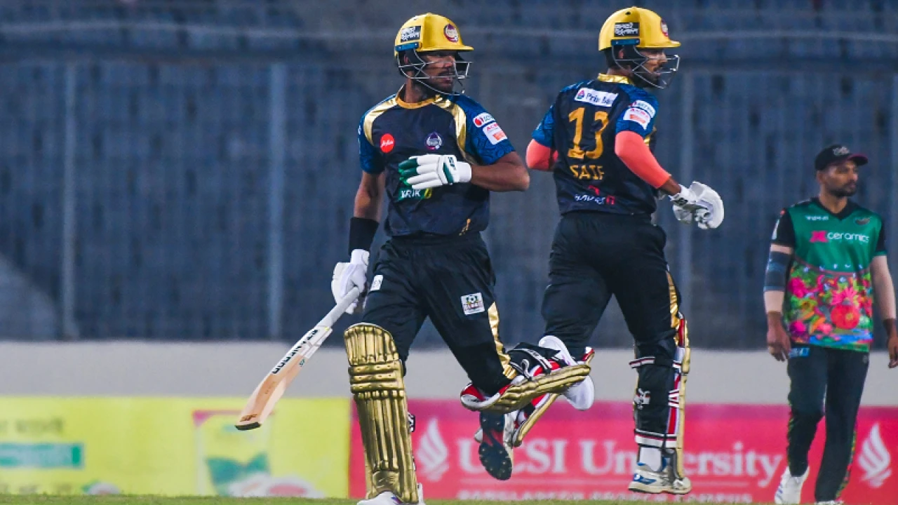 অল্প রানেই থামল অধিনায়ক তাসকিনের ঢাকা