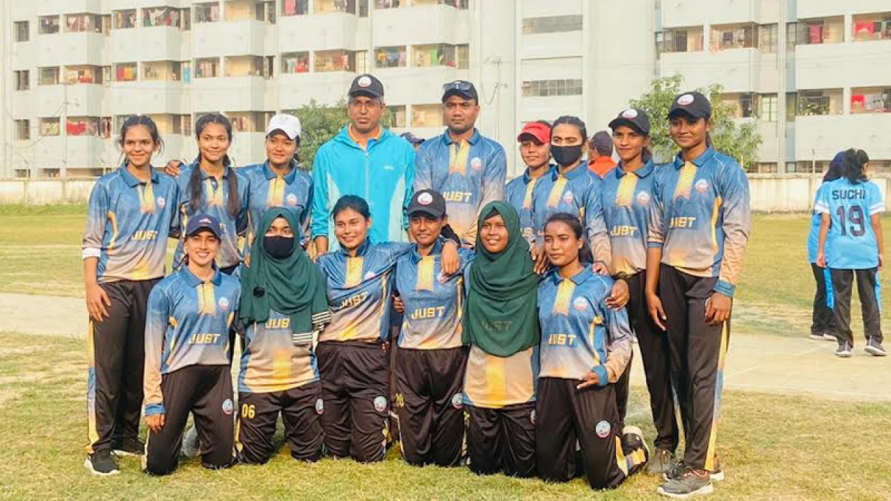 আন্তঃবিশ্ববিদ্যালয় নারী ক্রিকেটে রাবিকে হারিয়ে জয়ী যবিপ্রবি