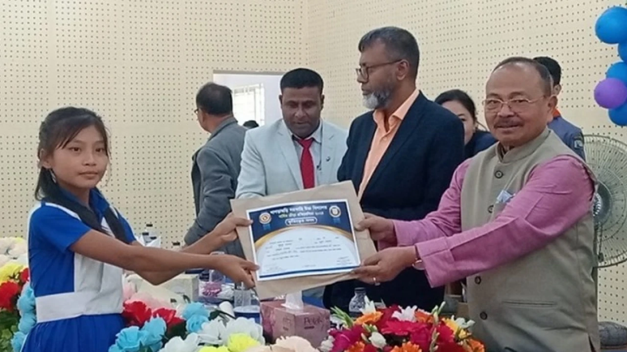 ‘প্রধানমন্ত্রীর স্মার্ট বাংলাদেশ গড়ার কাজে ছাত্র-ছাত্রীদের আত্মনিবেদন করতে হবে’