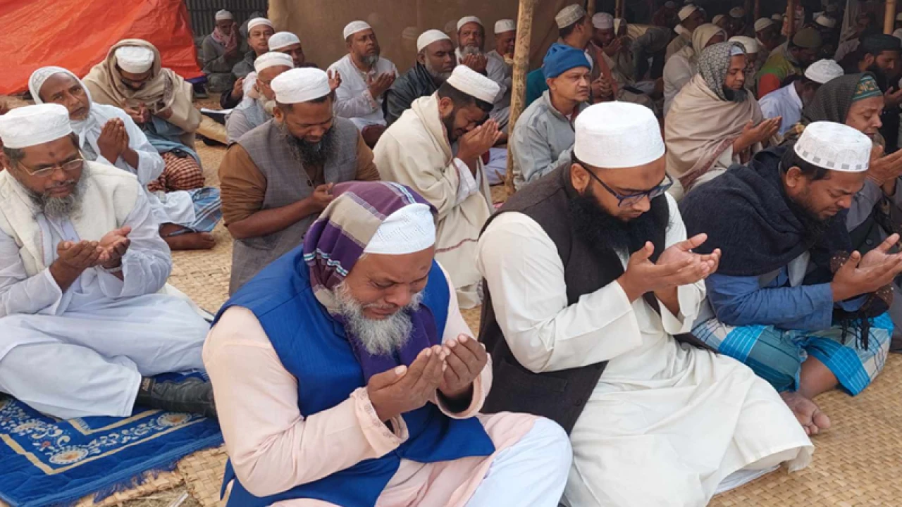 দেশের কল্যাণ কামনায় আখেরি মোনাজাত শুরু