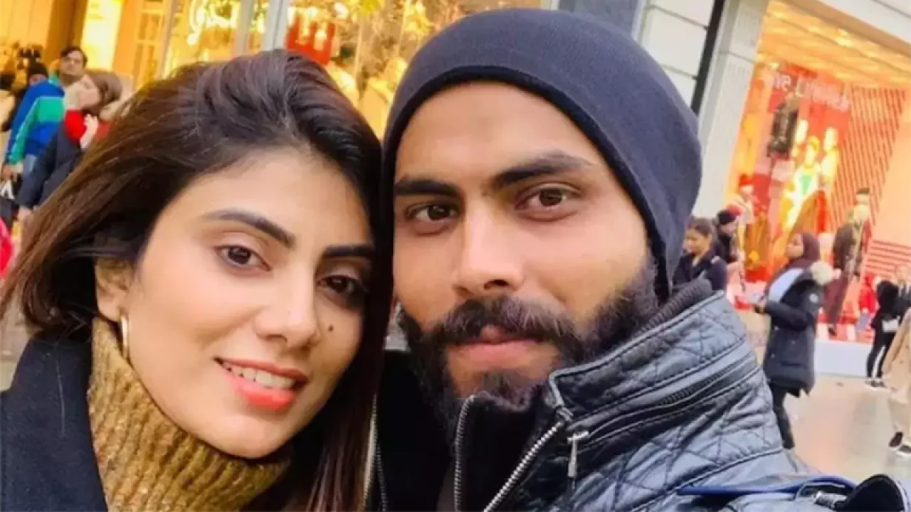 শ্বশুরের বিস্ফোরক অভিযোগ নিয়ে মুখ খুললেন জাদেজার স্ত্রী