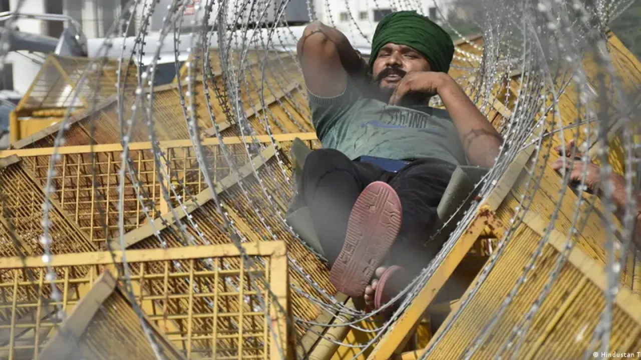 বিক্ষোভ ঠেকাতে সীমান্ত বন্ধ করল দিল্লি