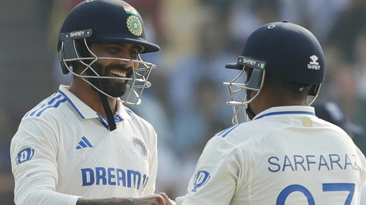 রোহিত-জাদেজার সেঞ্চুরির দিনে ঝাঁজ বোঝালেন অভিষিক্ত সরফরাজও