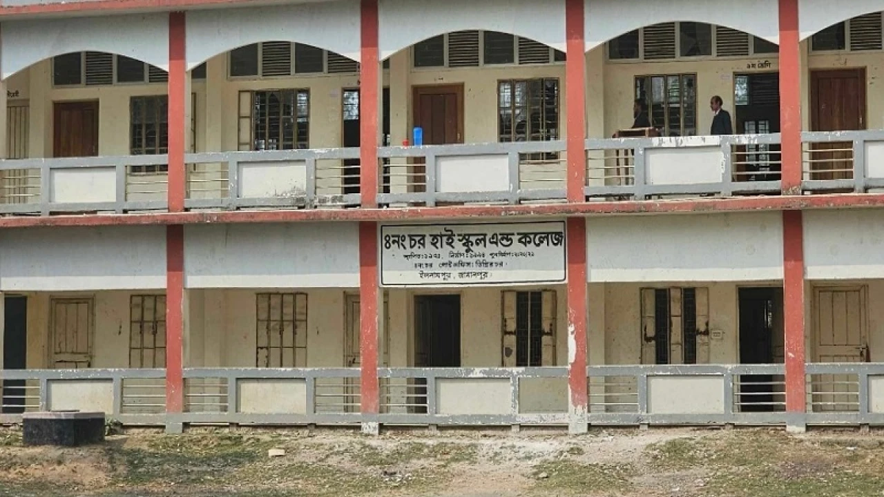 ভুল কোডের প্রশ্নপত্র সরবরাহ, একই বিষয়ে দুবার পরীক্ষা