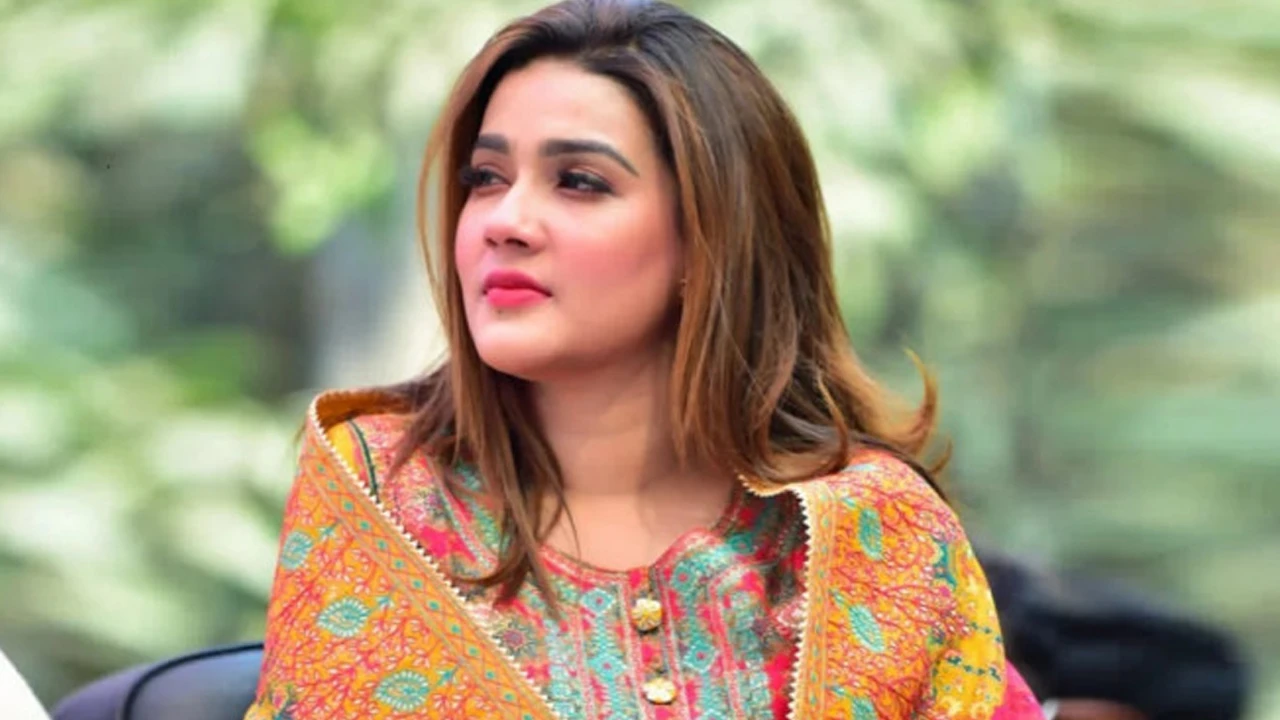 বিচ্ছেদের সিদ্ধান্ত মাহিয়া মাহির