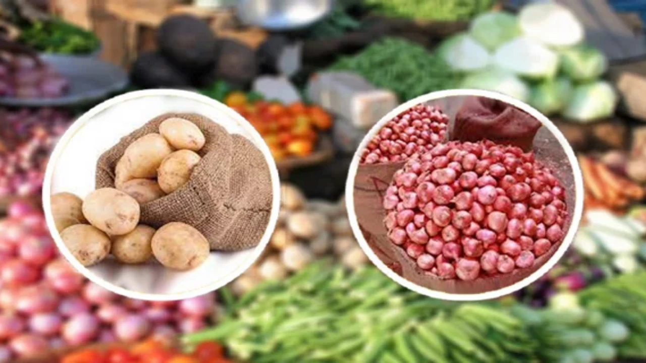 আলু-মরিচের স্বস্তি উধাও পেঁয়াজ-মাংসে