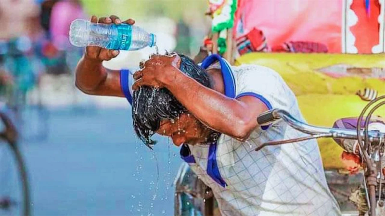 এবার দাপট দেখাবে গরম