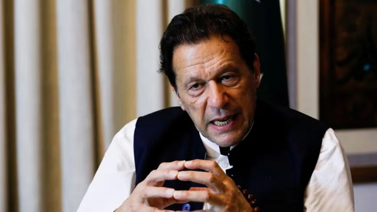 ইমরানকেই চায় পাকিস্তানিরা