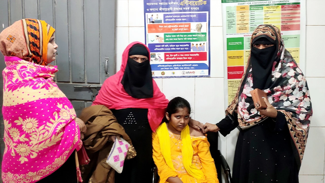 কুকুরের আক্রমণে ১৬ জন আহত, হাসপাতালে নেই ভ্যাকসিন