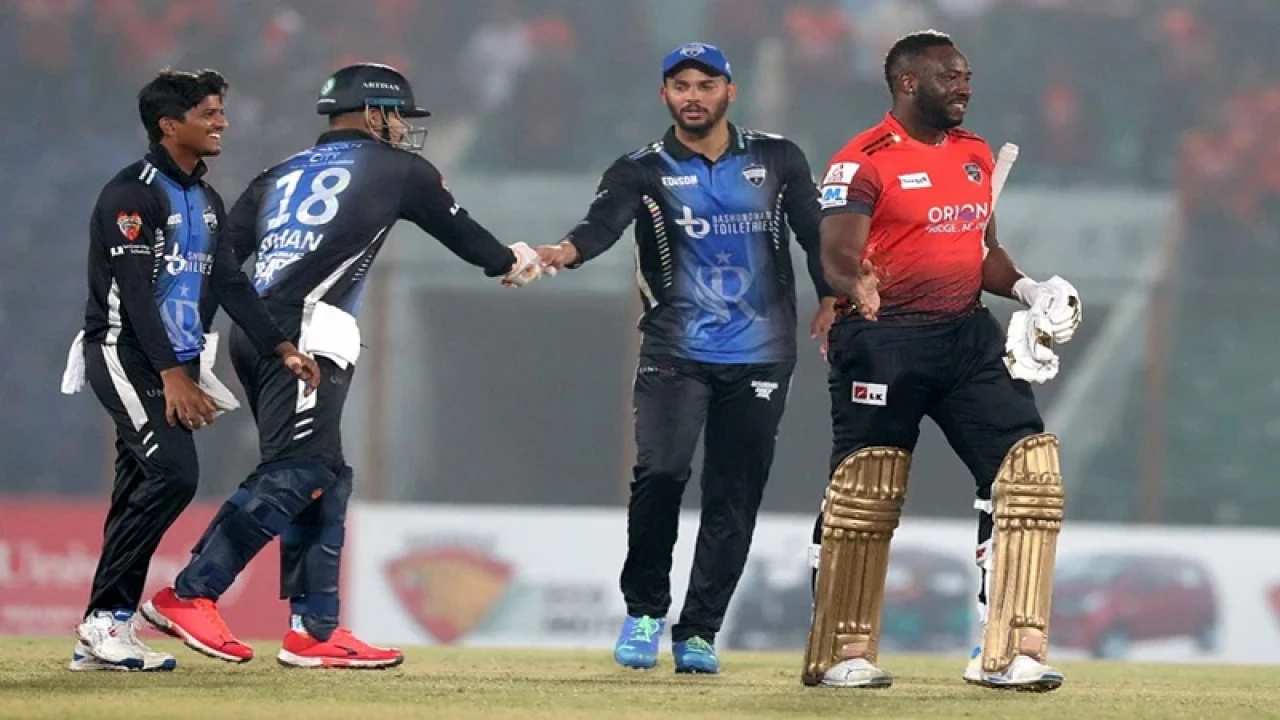 রাসেলের ঝড়ে সাকিবদের জয়যাত্রা থামাল কুমিল্লা