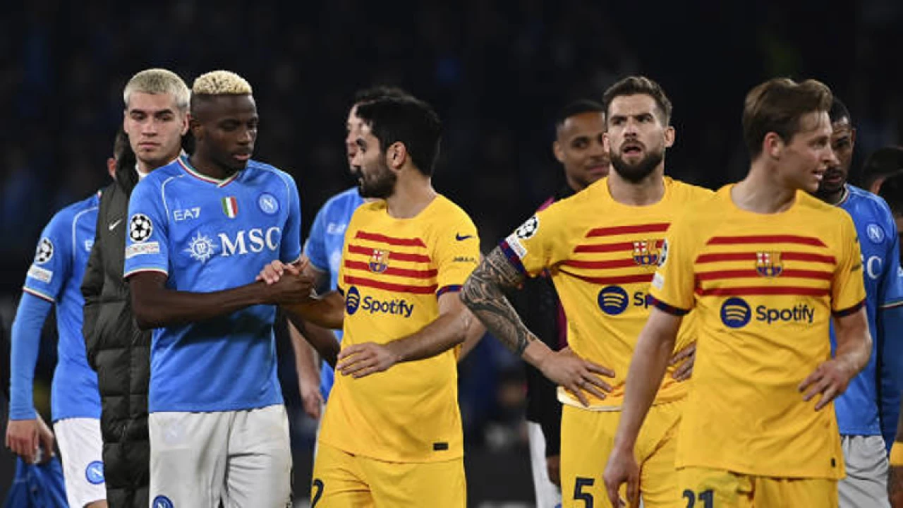 নাপোলির মাঠ থেকে ড্র করে ফিরল বার্সা