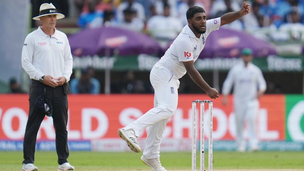 সিরিজের মাঝপথে ভারত ছাড়ছেন ইংলিশ স্পিনার রেহান