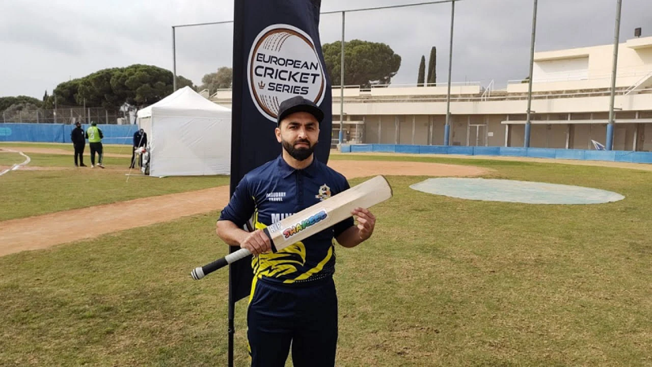 ছক্কাবৃষ্টিতে ২১ বলে সেঞ্চুরি হাঁকিয়ে আসজাদের ইতিহাস