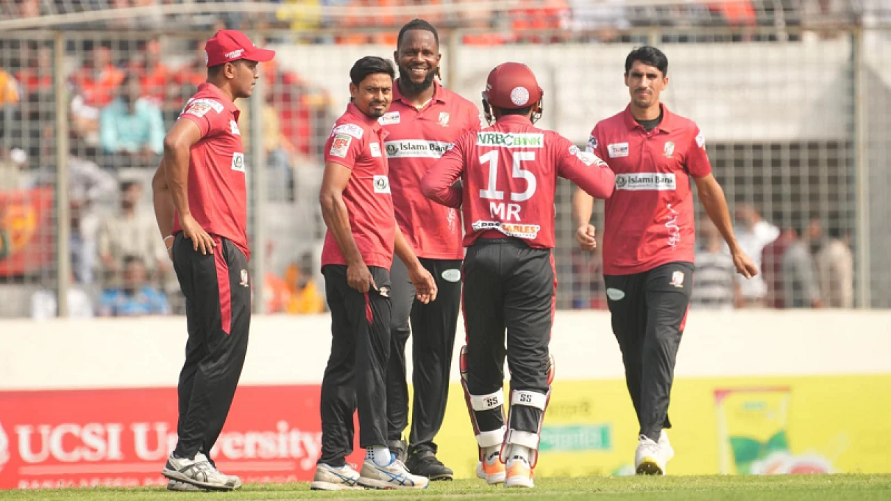 জাকের ঝড়েও কুমিল্লাকে অল্প রানে আটকে দিল বরিশাল