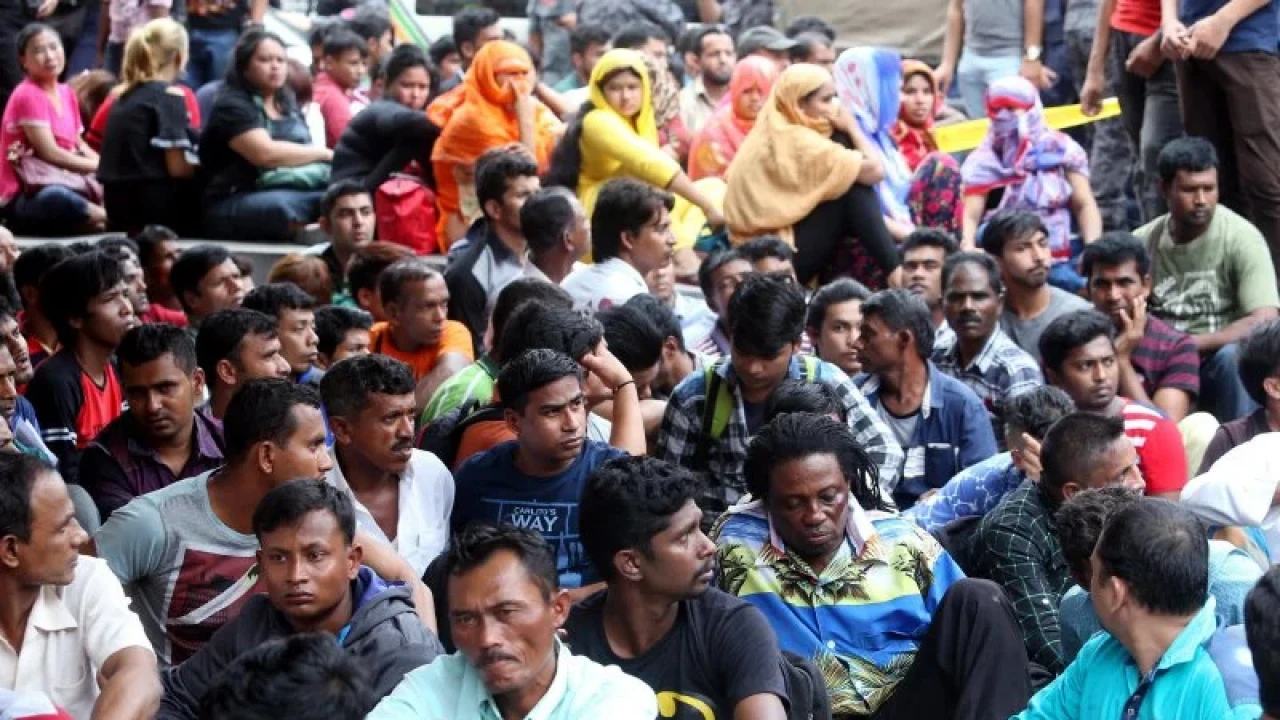 মালয়েশিয়ায় ৭৫ বাংলাদেশি আটক