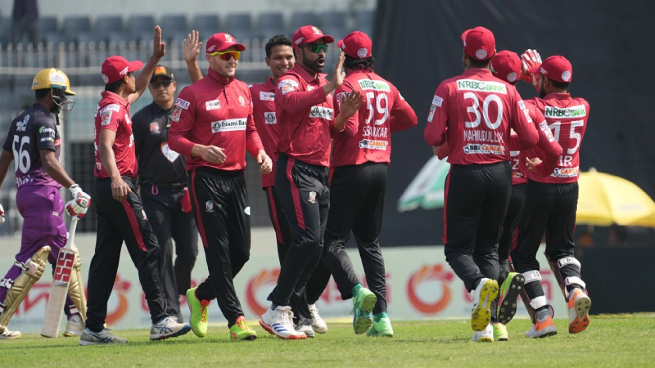 বরিশালের বোলারদের সম্মিলিত আক্রমণে অল্প রানেই থামল চট্টগ্রাম