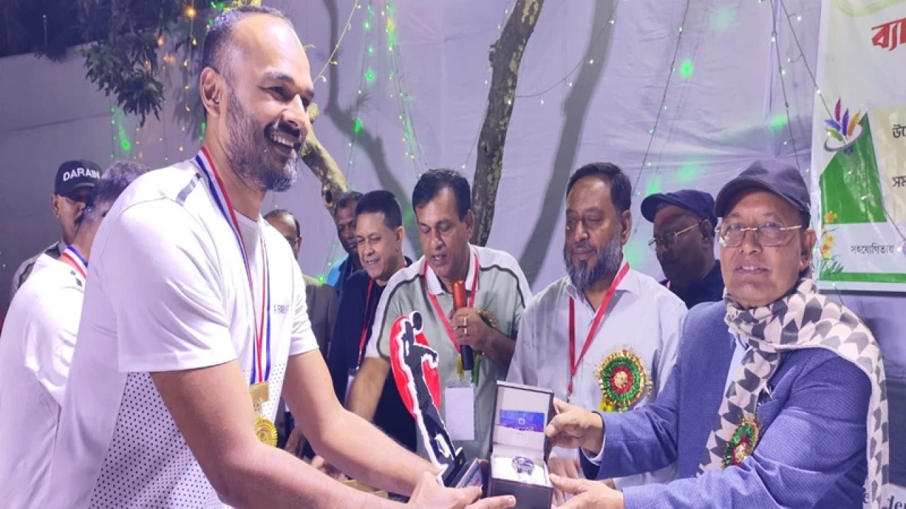 গুলশান জগার্স সোসাইটির সদস্যদের নিয়ে ব্যাডমিন্টন টুর্নামেন্ট