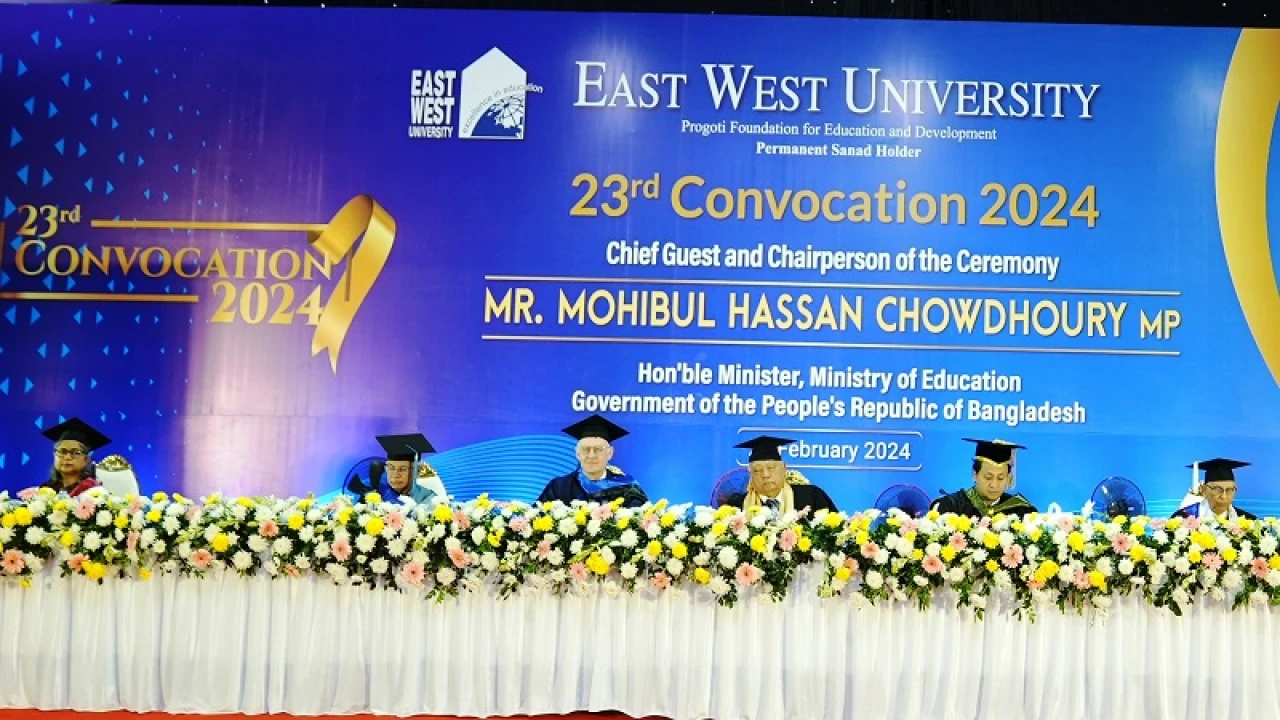 ইস্ট ওয়েস্ট বিশ্ববিদ্যালয়ের ২৩তম সমাবর্তন অনুষ্ঠিত