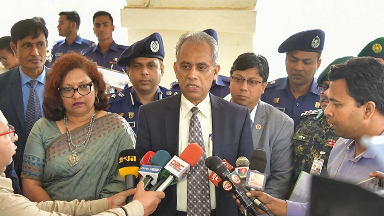 ইভিএম নিয়ে সংশয় প্রার্থীদের, আশ্বস্ত করলেন নির্বাচন কমিশনার