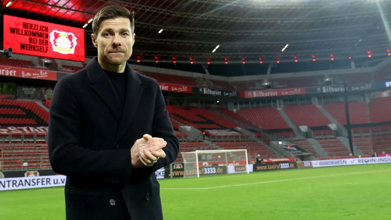 লিভারপুলের দায়িত্ব নেওয়ার ব্যাপারে জাবিকে সতর্ক করলেন বেনিতেজ