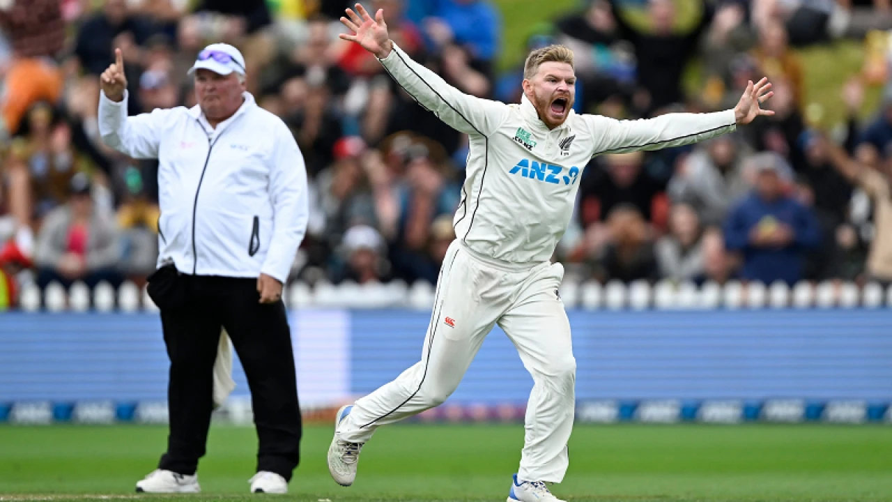 স্পিনার ফিলিপসের রেকর্ড, খাবি খেয়েও জয় দেখছে অস্ট্রেলিয়া