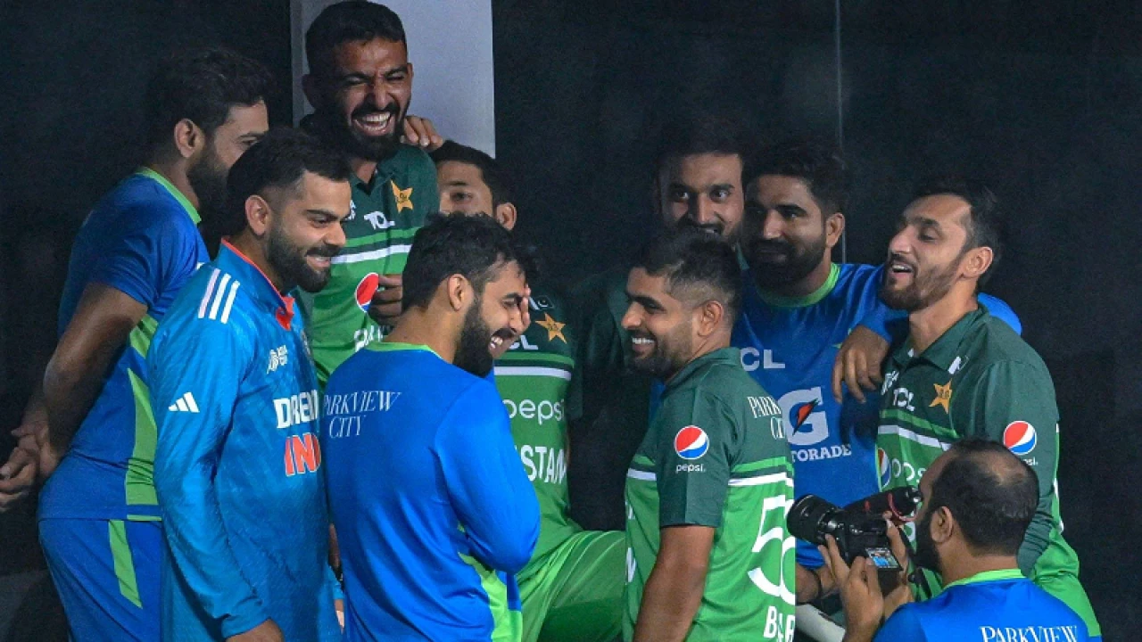 সাড়া ফেলে দেওয়া এই ছবিটির রহস্য জানেন?