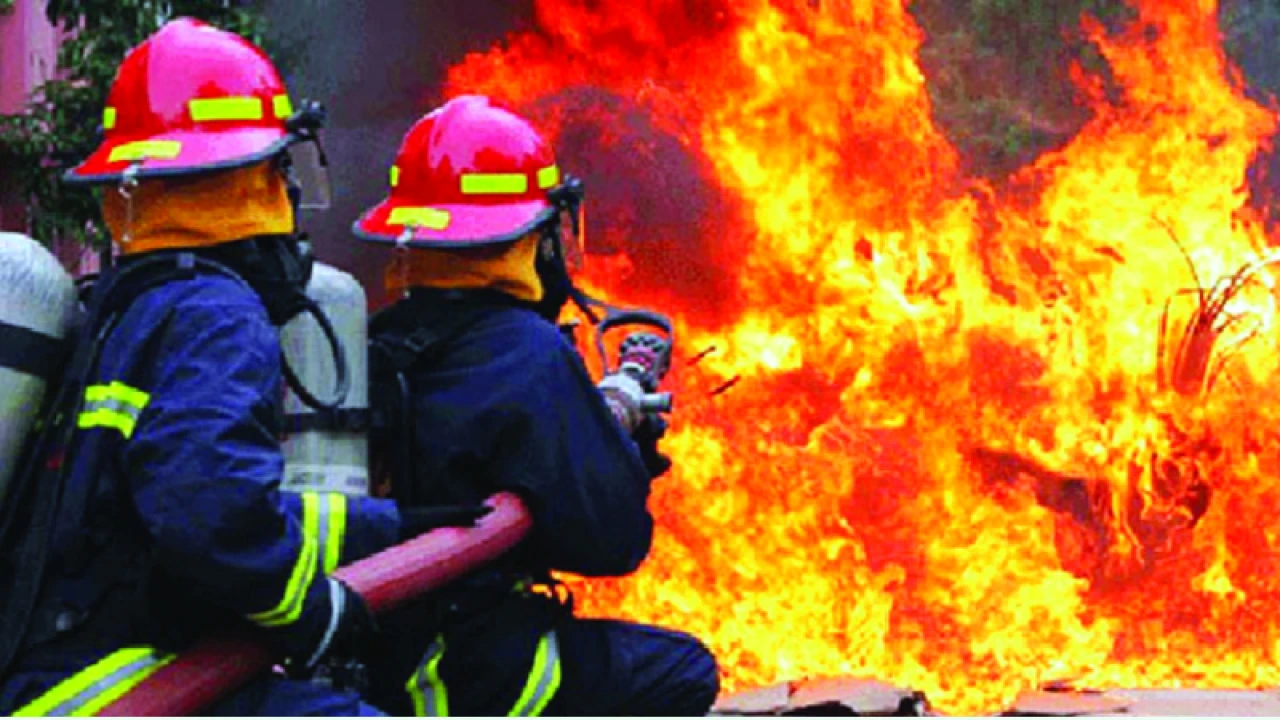 পেশা হিসেবে ফায়ার ফাইটার