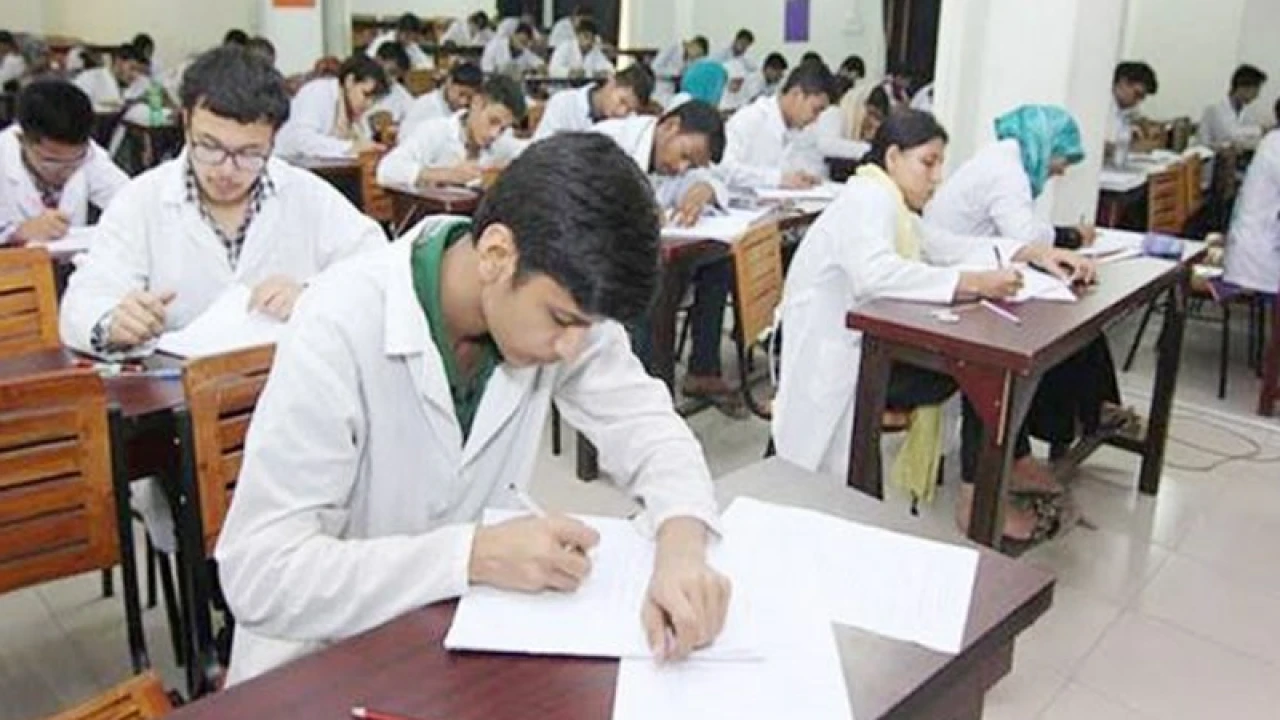 ডেন্টাল ভর্তি পরীক্ষা শুরু ১০টায়, প্রতি আসনে লড়বেন ৯৩ শিক্ষার্থী