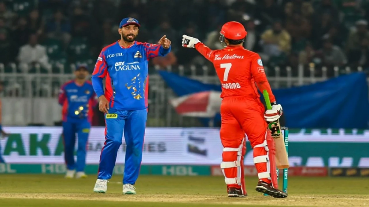 পিএসএলে মাসুদের সঙ্গে লেগে গেল শাদাবের