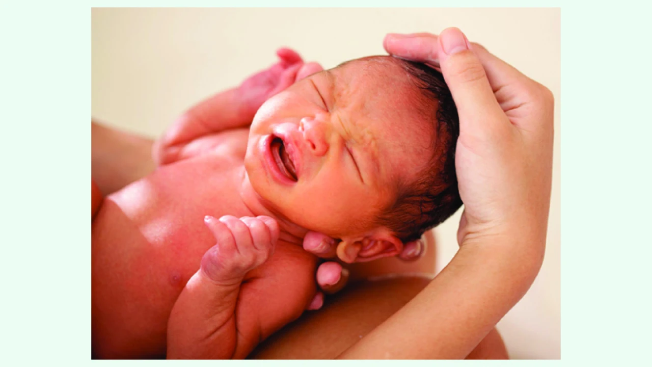 নবজাতকের যত্ন নিতে হবে খুবই বুঝেশুনে