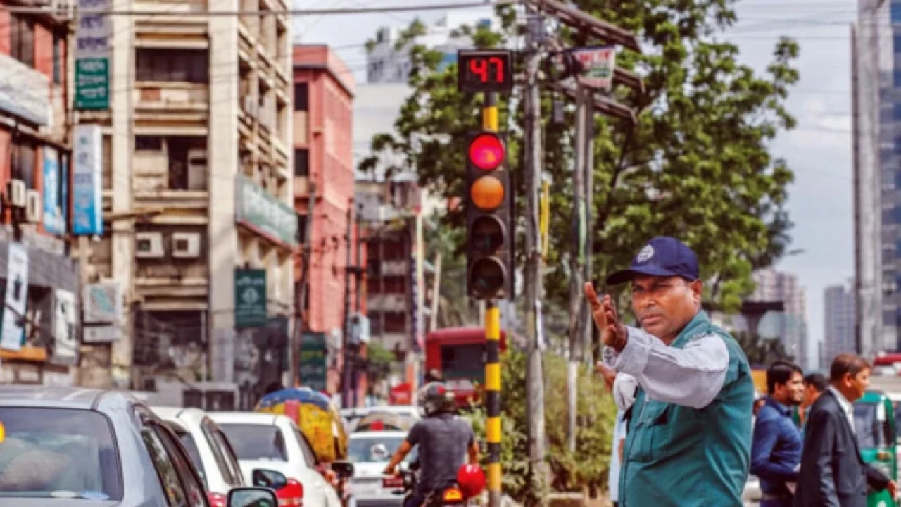 রমজানে বিশেষ ব্যবস্থায় ট্রাফিক নিয়ন্ত্রণ করবে ডিএমপি