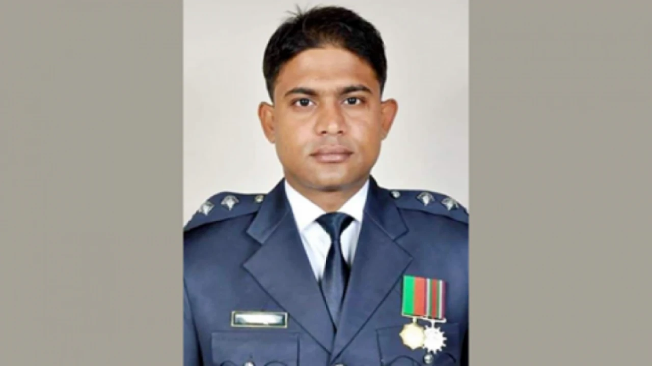 বিচার চেয়ে আদালতে কাঁদলেন পুলিশ কর্মকর্তার বাবা