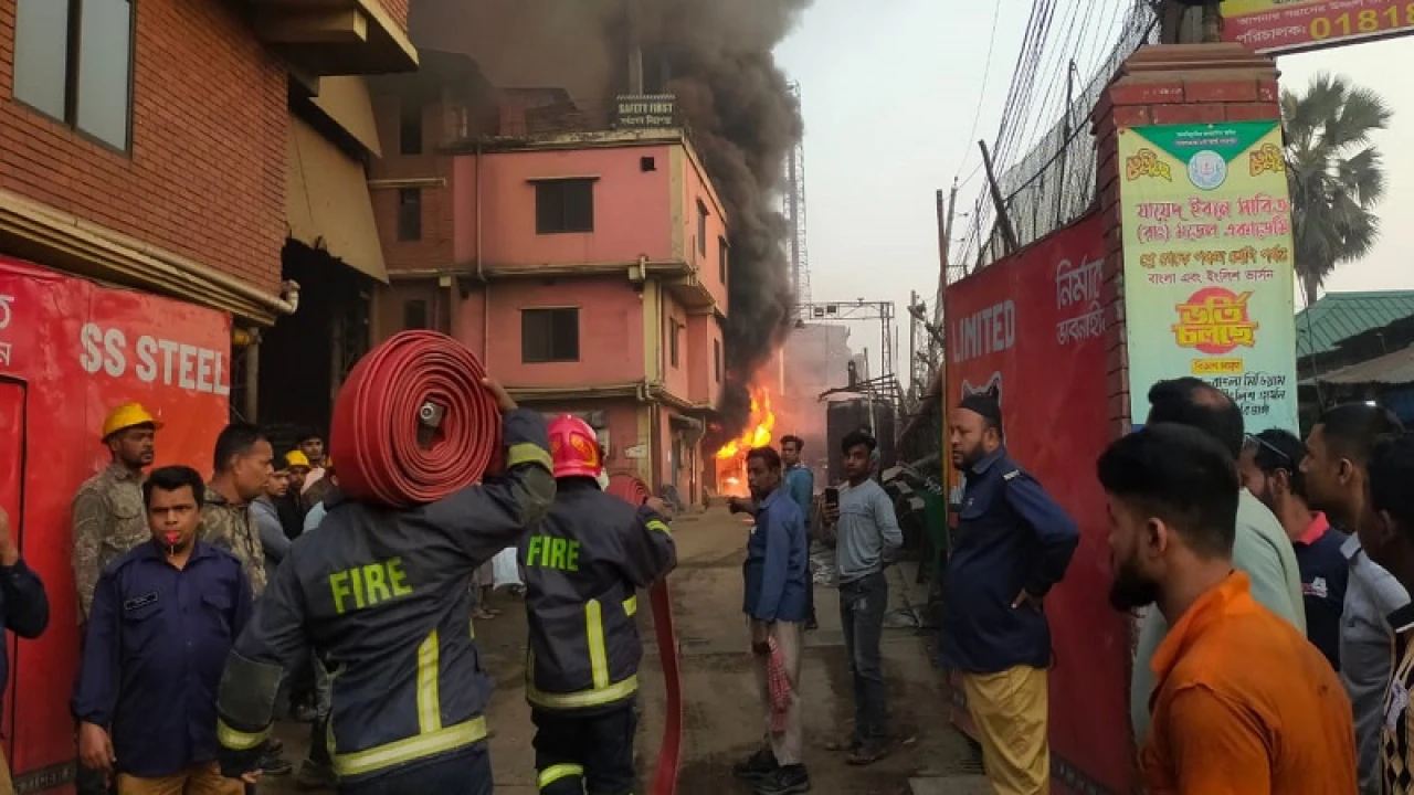 গাজীপুরে স্টিল মিলের বৈদ্যুতিক ট্রান্সফরমারে আগুন