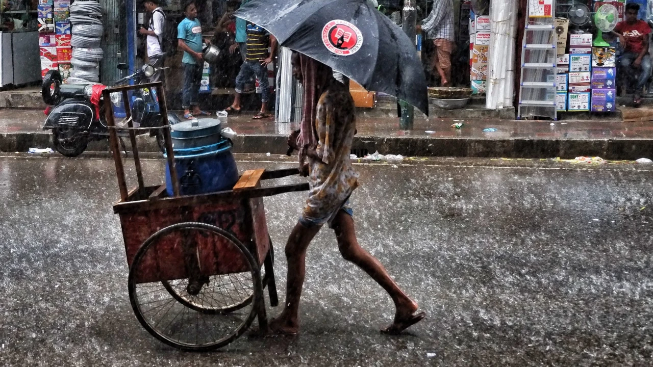 বৃষ্টি ও তাপমাত্রা নিয়ে আবহাওয়া অফিসের বার্তা