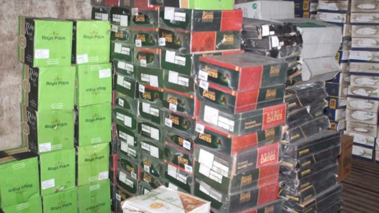 ১০০ টন খেজুর সাত দিনের মধ্যে বাজারে ছাড়ার নির্দেশ