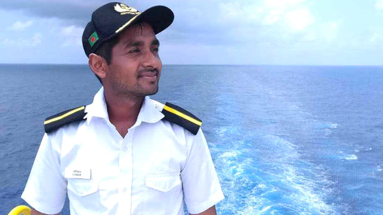 বিলাপ করছেন মা, দোয়া চাইছেন বোন