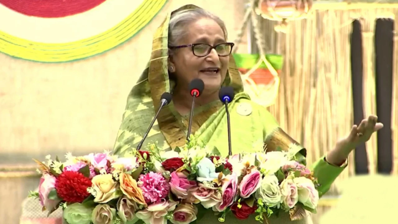 পাটের শাড়ি না হলে একসময় বিয়েই হতো না: প্রধানমন্ত্রী