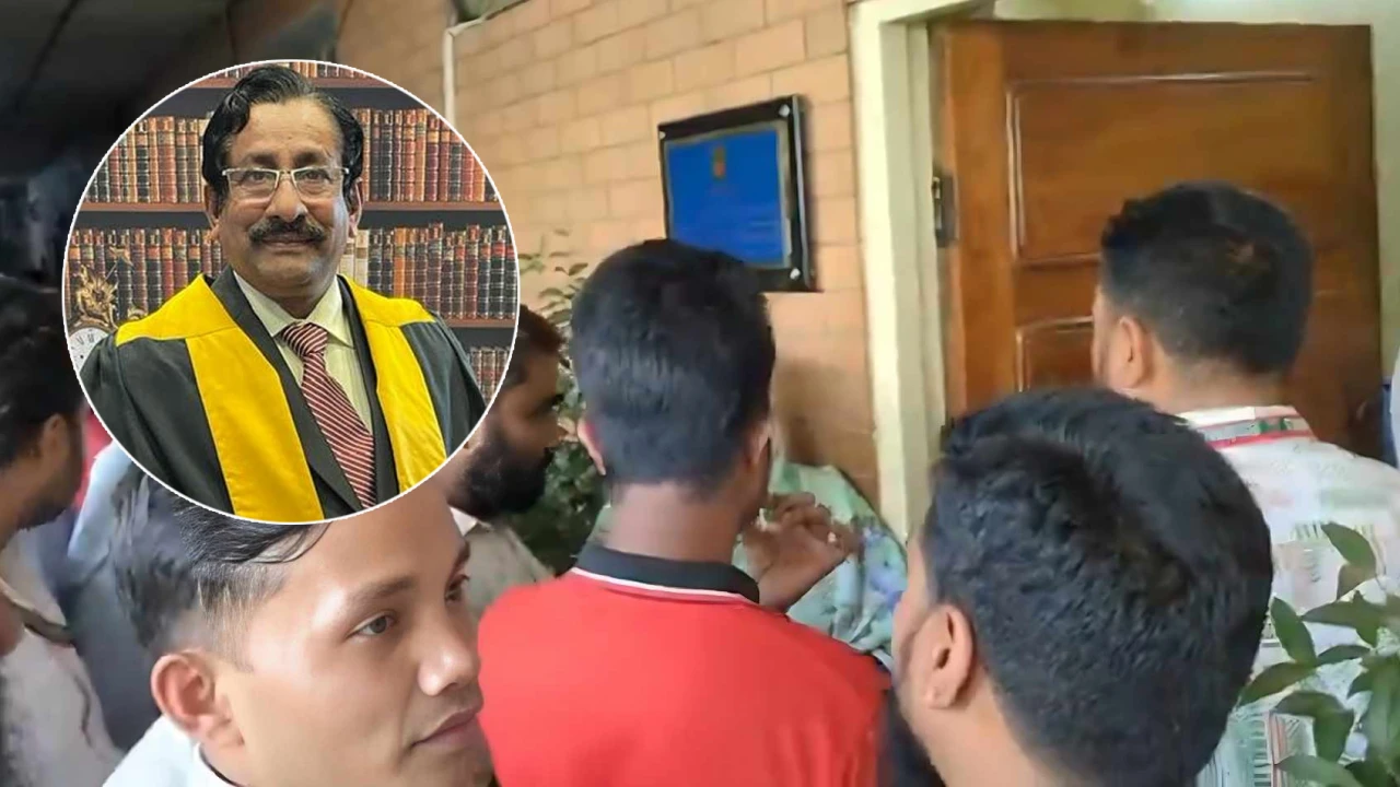চতুর্থ শ্রেণির কর্মচারীদের হাতে অবরুদ্ধ বিএসএমএমইউ উপাচার্য