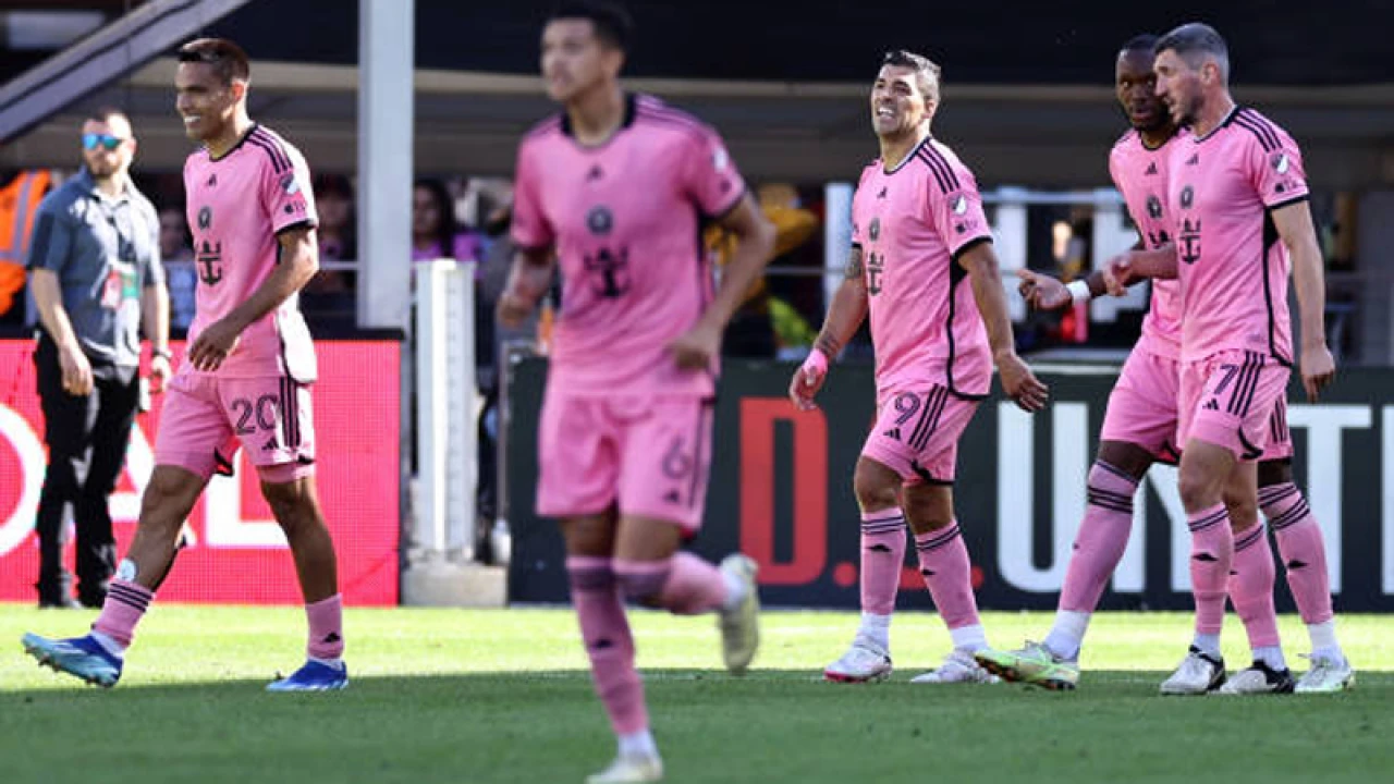 মেসিবিহীন মায়ামির জয়ে সুয়ারেজের জোড়া গোল